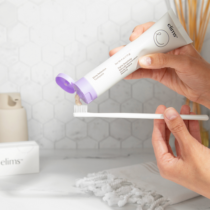 Image of ELIMS reflection toothpaste squeezed out in a beautiful and luxurious arrangement.